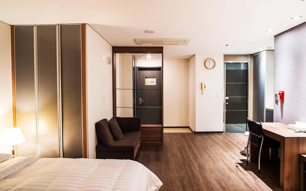 Hotel Arinus Shinchon Seoul 3*,  South Korea